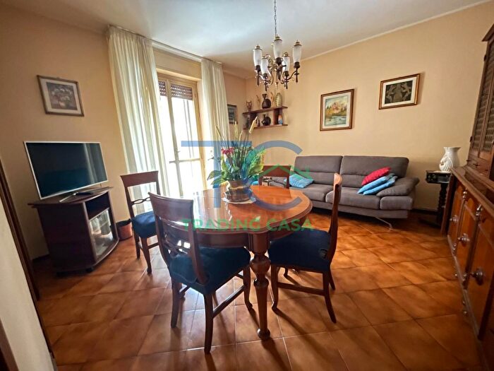 Appartamento trilocale in vendita in Via Amedeo Silva, Piacenza