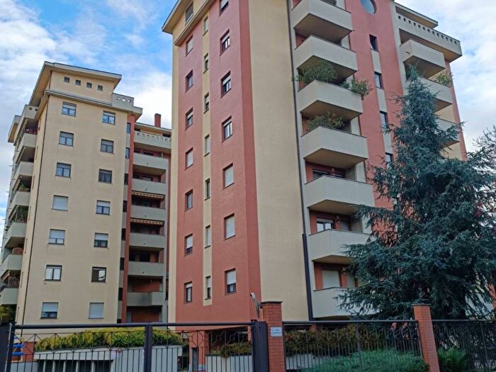 Appartamento trilocale in affitto in Via Varesina, Certosa, Milano