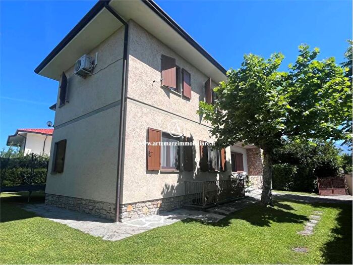 Casa con 6 locali in affitto in GViner, Centro, Forte dei Marmi