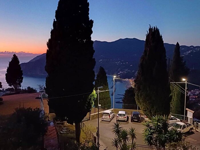 Appartamento bilocale in affitto in Frazione Lemeglio, Centro, Moneglia