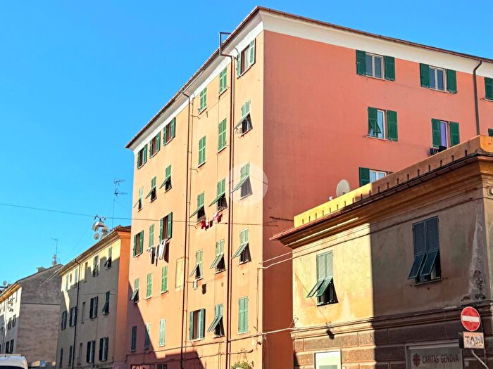 Appartamento trilocale in vendita in Via Antonio Travi, Genova