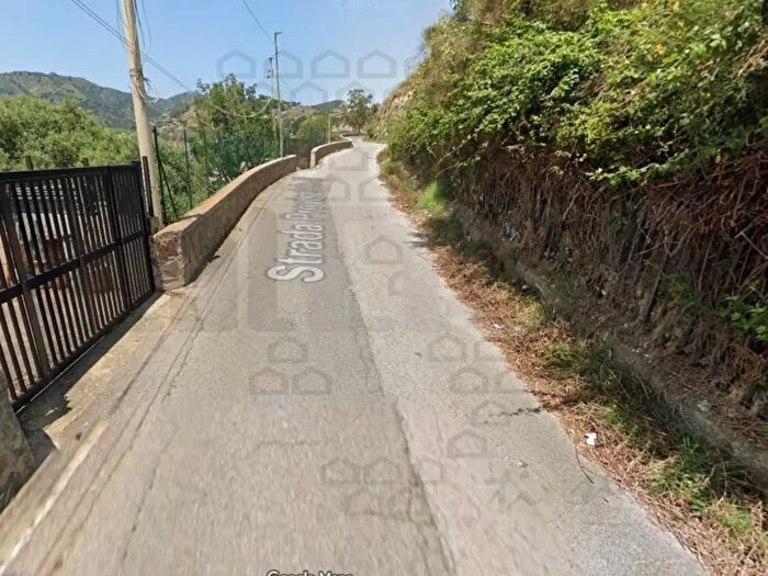 Casa trilocale in vendita in Via Noviziato Casazza, Messina
