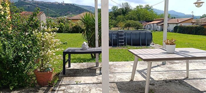 Casa con 10 locali in vendita in Castelnuovo Magra