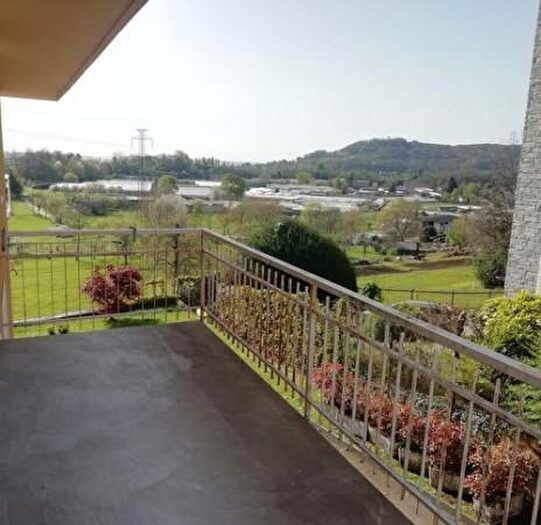 Appartamento trilocale in vendita in Via Provinciale Alto Vergante, Nebbiuno