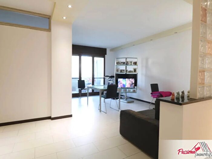 Appartamento con 5 locali in vendita in Via Eraclea, Verona