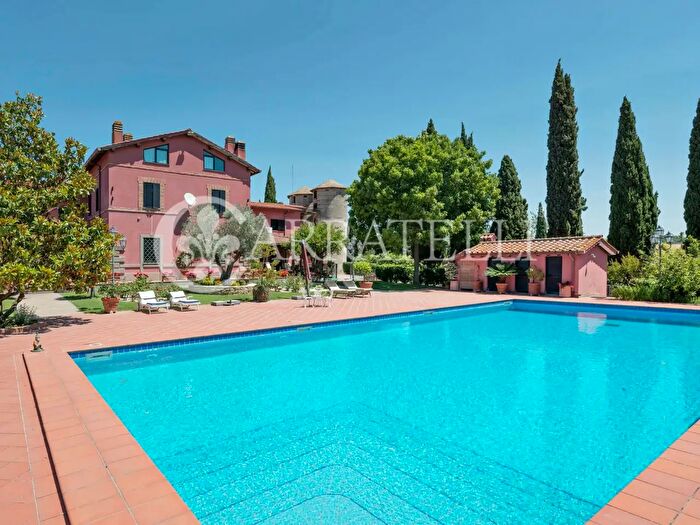 Casa con 20 locali in vendita in Via San Giuseppe da Copertino, Roma