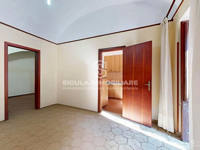 Appartamento con 6 locali in vendita in Via Francesco Riso, Santo Stefano Di Camastra