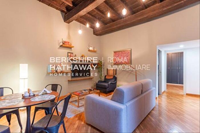 Appartamento bilocale in vendita in Piazza Farnese, Roma