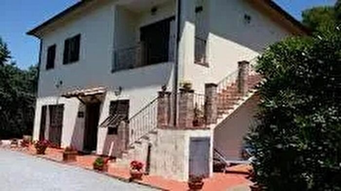 Casa con 15 locali in affitto in Orbetello