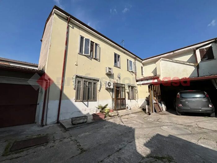 Casa con 6 locali in vendita in Vicolo Montessori, Sorga