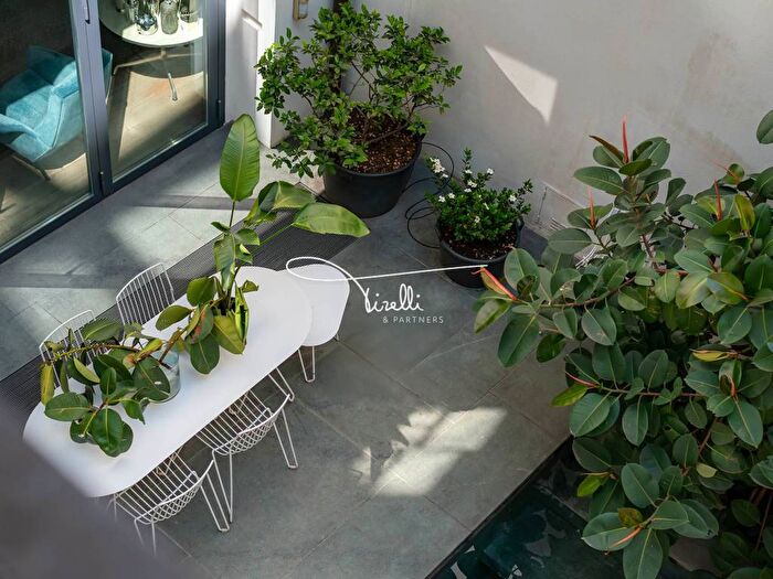 Appartamento con 5 locali in affitto in SantAmbrogio, Milano