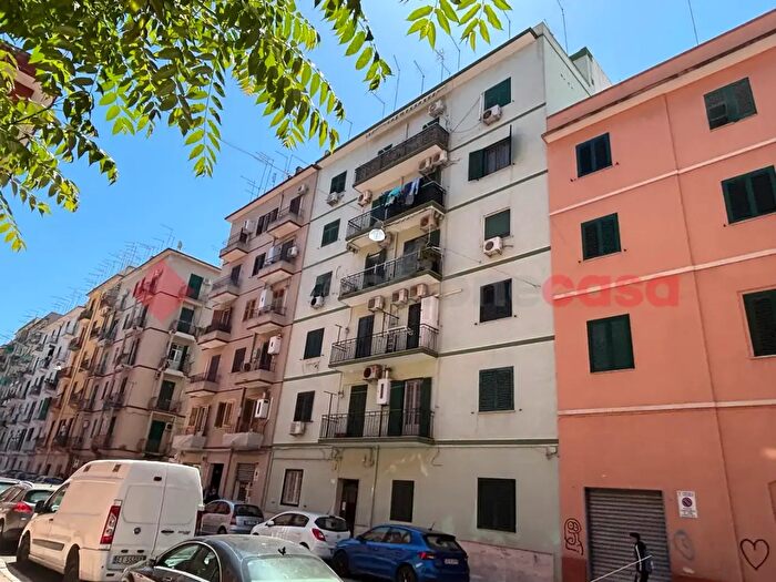Appartamento quadrilocale in affitto in Via Dalo Alfieri, Taranto