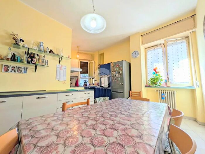 Appartamento trilocale in vendita in Via Pellegrino Rossi, Milano