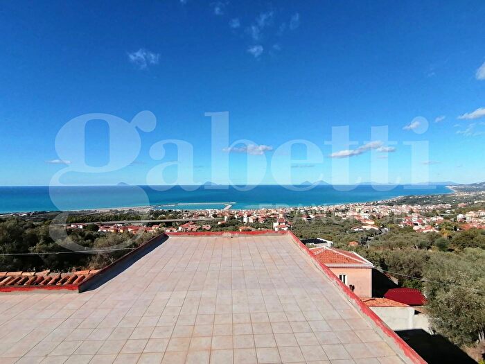 Casa con 5 locali in vendita in Contrada Fiorita Snc, SantAgata Di Militello