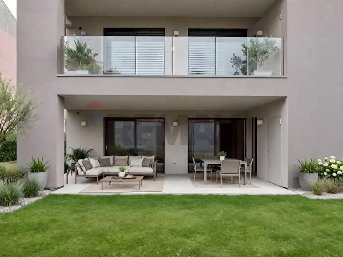 Appartamento trilocale in vendita in Arcore