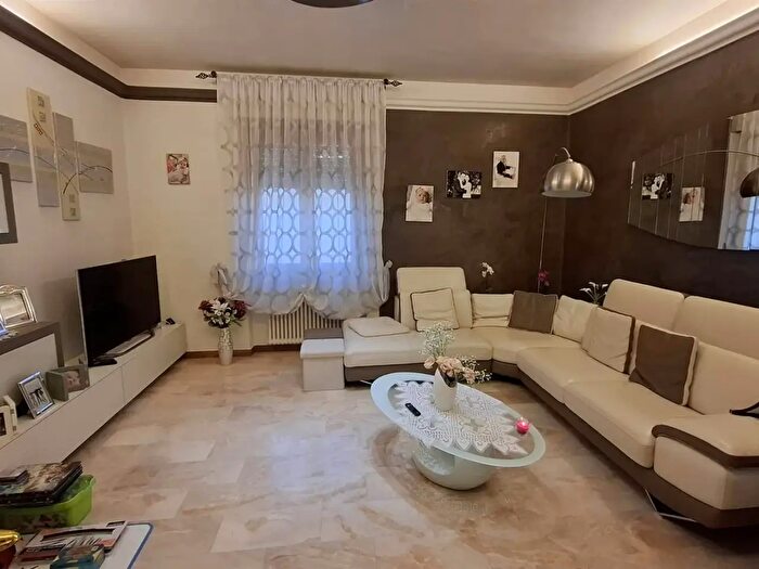 Appartamento trilocale in vendita in Via Gramsci, Piacenza