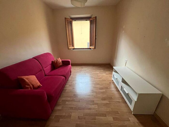 Appartamento trilocale in affitto in Via dei Neri, Centro Storico, Empoli