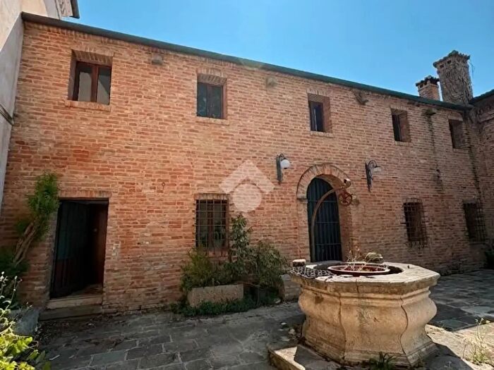 Appartamento trilocale in vendita in Via Roma, Arre