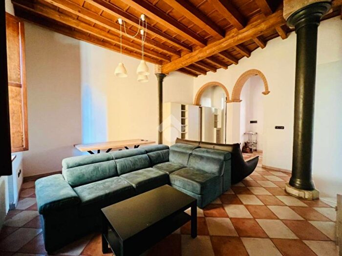 Appartamento quadrilocale in affitto in Via fancelli, Centro, Mantova