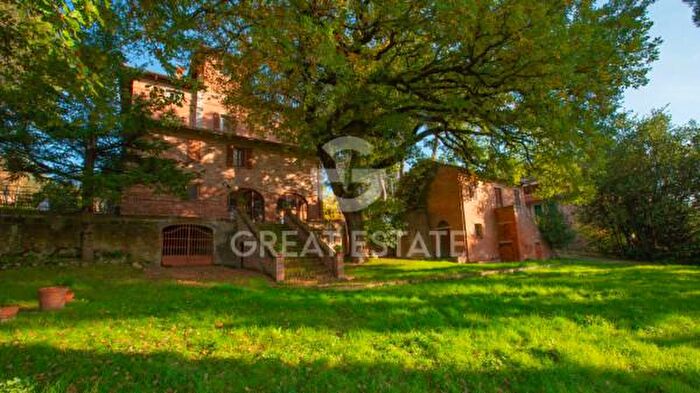 Casa con 6 locali in vendita in Località Mugnanesi, Castiglione Del Lago