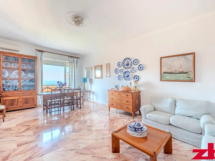 Appartamento con 5 locali in vendita in Via Angelo Argiroffo, Chiavari