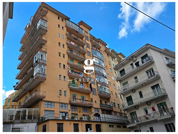 Appartamento con 5 locali in vendita in Via San Giovanni Bosco, Salerno