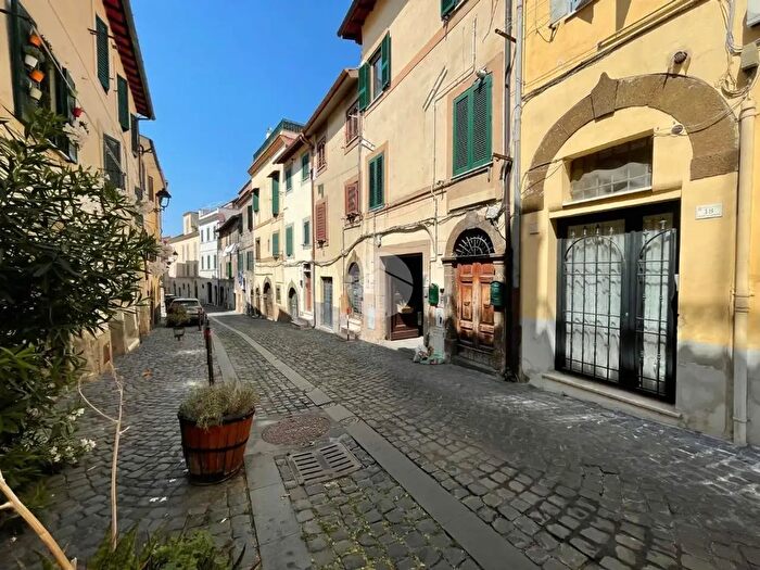 Appartamento bilocale in affitto in Via Vittorio Emanuele II, Monte Porzio Catone