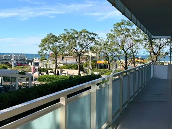 Appartamento trilocale in vendita in Riccione