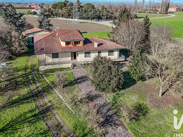 Casa con 9 locali in vendita in Strada Sandolo Gambulaga, Portomaggiore