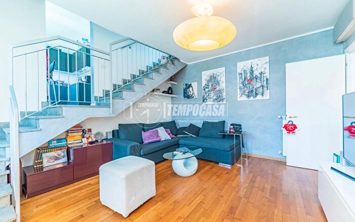 Appartamento trilocale in vendita in Via Venino, Settimo Milanese