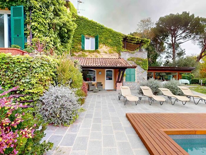 Casa con 14 locali in vendita in Via Praglione, Garlenda