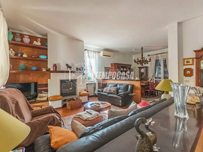 Casa con 5 locali in vendita in Via Vincenzo Bellini, Albairate
