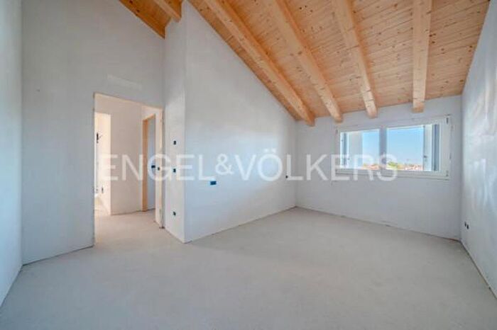 Appartamento con 5 locali in vendita in Via della Crosetta, Conegliano