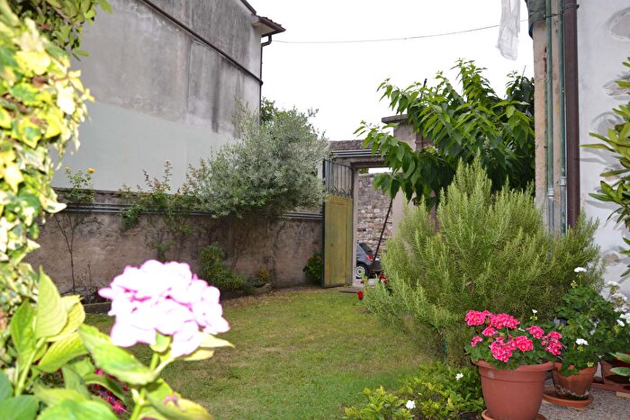Casa con 14 locali in vendita in Via Manin, Vittorio Veneto
