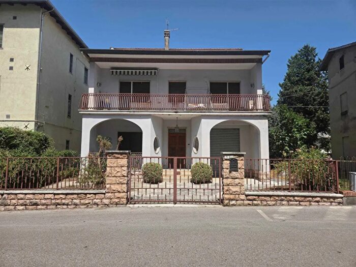 Casa con 5 locali in vendita in Via San Michele Arcangelo, Bastia Umbra