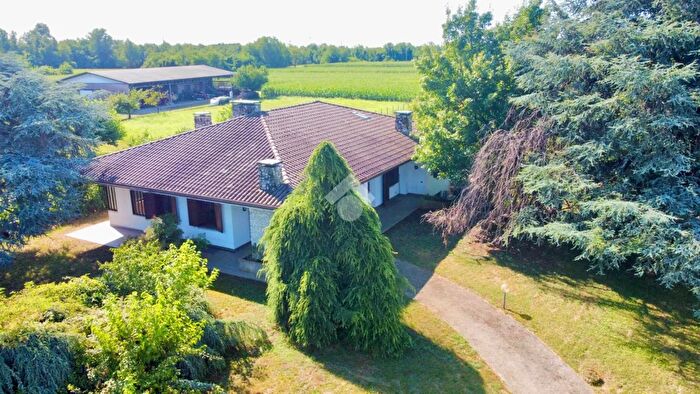 Casa quadrilocale in vendita in Via d Chiesa, Basiliano