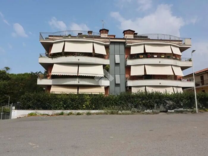 Appartamento quadrilocale in vendita in Via Dottor Catalano, Genzano Di Roma