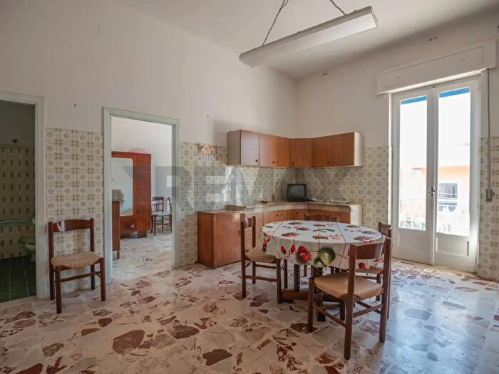 Casa con 7 locali in vendita in Via Corrado Noto, Pachino