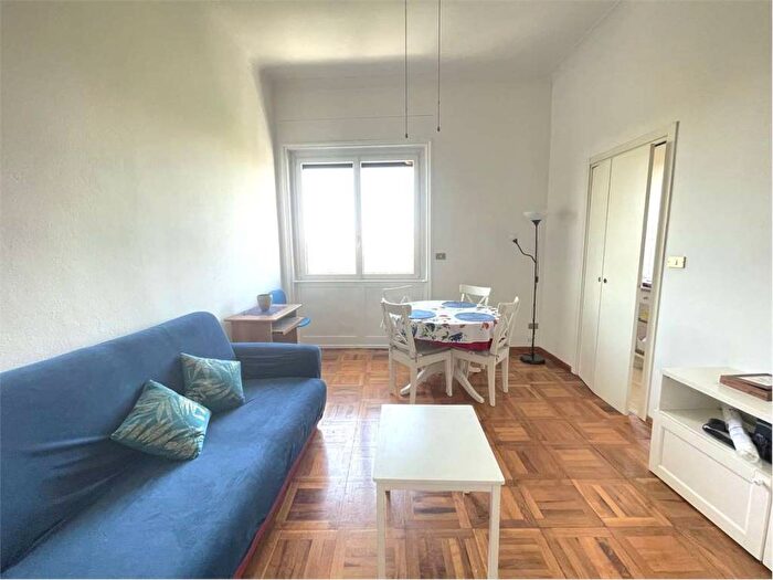 Appartamento trilocale in affitto in Piazzale Piola, Città Studi, Milano