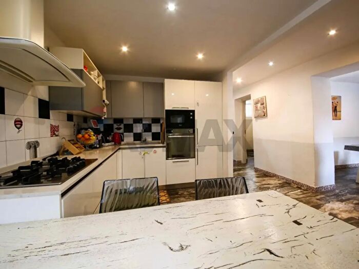 Casa quadrilocale in affitto in Carate Urio