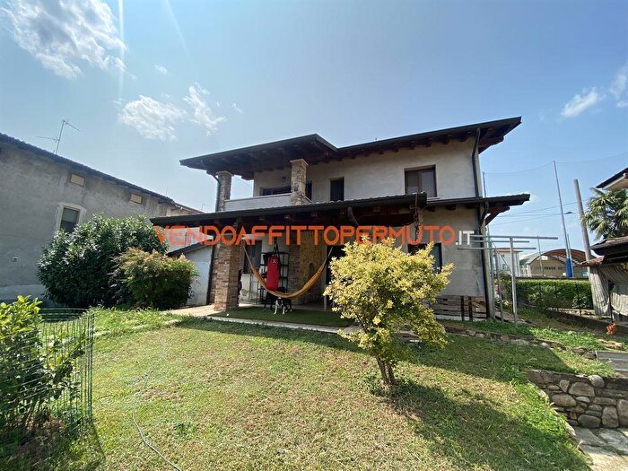 Casa quadrilocale in vendita in Via Monte Grappa, Cividate Al Piano