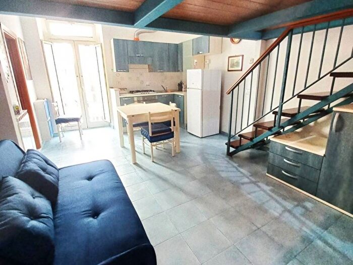 Appartamento monolocale in affitto in Vico Giuseppe Buonomo, Gaeta