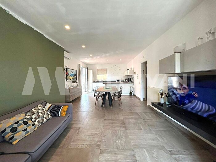 Appartamento con 6 locali in vendita in Vico IV, Modica