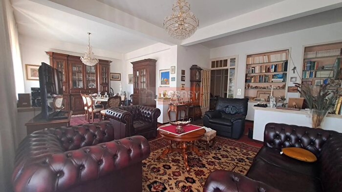 Appartamento con 5 locali in vendita in Viale Martiri della Libertà, Albenga