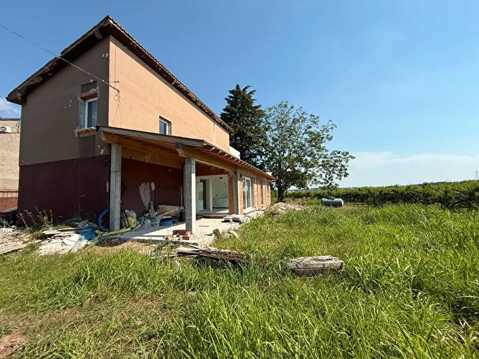 Casa con 7 locali in vendita in Sona