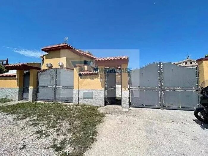 Casa con 5 locali in vendita in Melilli