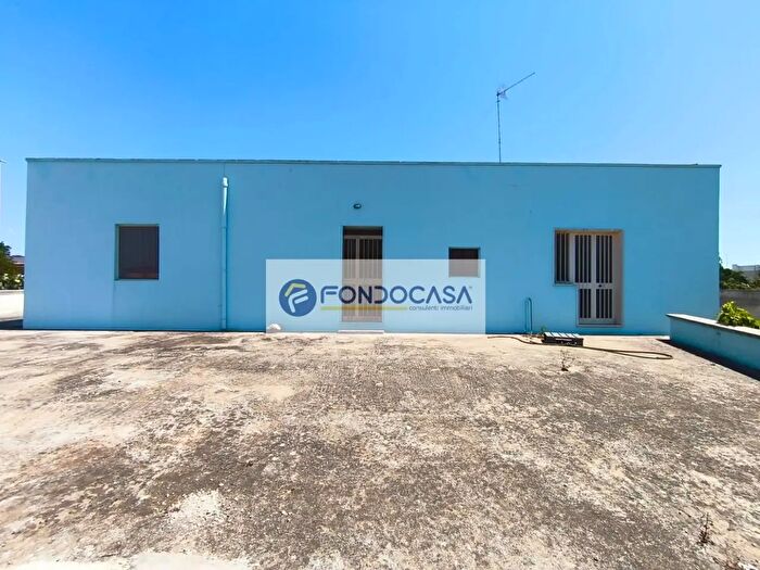 Casa quadrilocale in vendita in Via Rondoni, Lecce