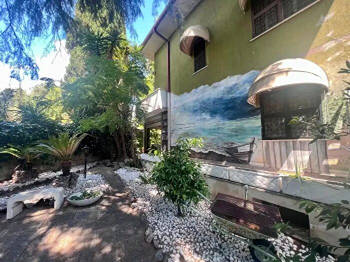 Casa con 6 locali in vendita in Via Monte Cervino, Guidonia Montecelio