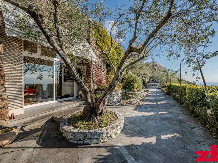 Casa con 7 locali in vendita in Località Chiavarino, Framura