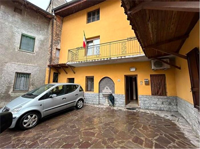 Casa trilocale in vendita in Via Filarmonici, Romano Di Lombardia